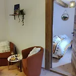 Cocon De Charme Au Pied De La Cathedrale De Apartament *