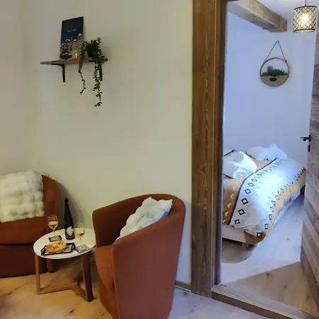 Cocon De Charme Au Pied De La Cathedrale De Apartamento *