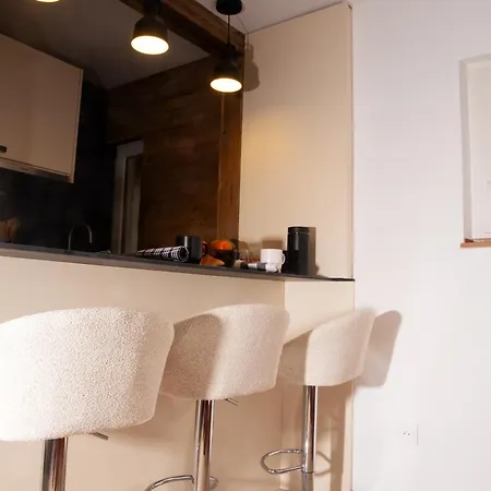 Cocon De Charme Au Pied De La Cathedrale De Apartamento