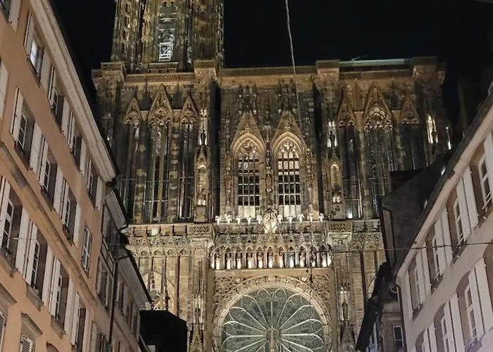 Cocon De Charme Au Pied De La Cathedrale De *