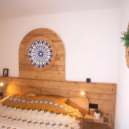 Cocon De Charme Au Pied De La Cathedrale De *