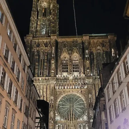 Cocon De Charme Au Pied De La Cathedrale De *